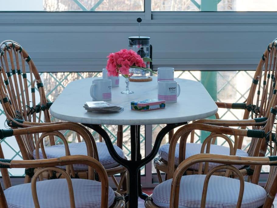 Le Joyau Des Parcs Classe 4 Etoiles Appartement Central Au Calme Avec Terrasse Vichy Extérieur photo