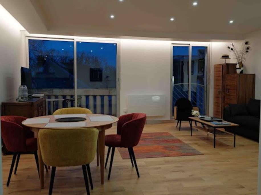 Le Joyau Des Parcs Classe 4 Etoiles Appartement Central Au Calme Avec Terrasse Vichy Extérieur photo